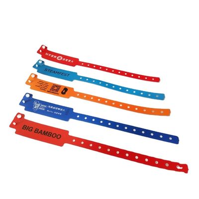 Logotipo personalizado Tamaño adulto Pulsera de plástico / papel / compuesto para eventos de festivales con estilo