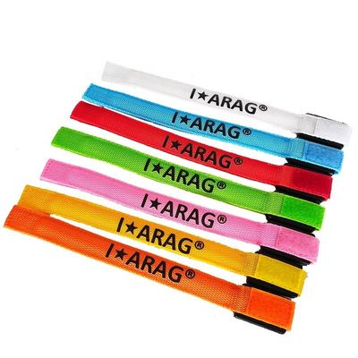 Impresión offset personalizada de nylon de luces LED Brazaletes brillantes en la oscuridad para eventos Conciertos