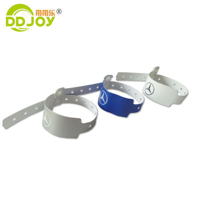 Pulsera de plástico de vinilo de PVC para lugares de eventos Fabricación de brazalete desechable impermeable