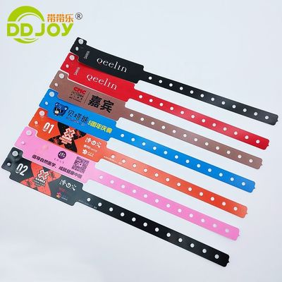 250*16mm L Forma de plástico Eventos Brazalete Impresión personalizada Logotipo Brazalete Snap Button Brazalete