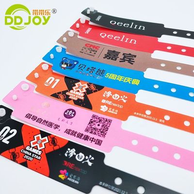 250*16mm L Forma de plástico Eventos Brazalete Impresión personalizada Logotipo Brazalete Snap Button Brazalete