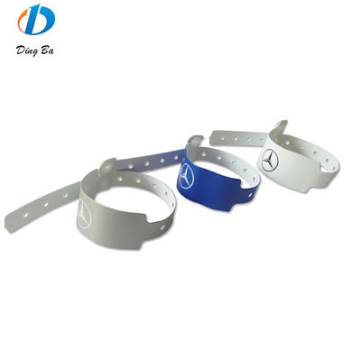 Brazalete de vinilo de plástico de PVC resistente al agua 250 * 25mm de forma ancha solo para el acceso al festival