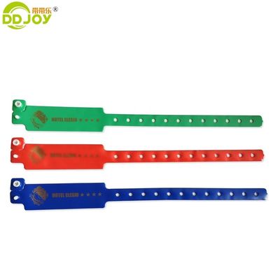Pulsera de vinilo personalizada artificial para un uso y estilo suaves y cómodos