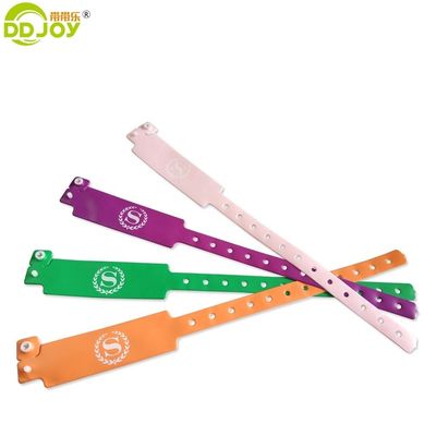 Pulsera de vinilo personalizada artificial para un uso y estilo suaves y cómodos