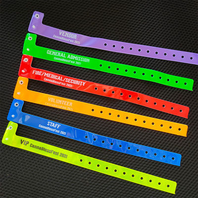 Brazalete personalizado de plástico de neón/vinilo con RFID resistente al agua para festivales