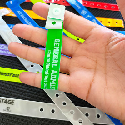 Brazalete personalizado de plástico de neón/vinilo con RFID resistente al agua para festivales