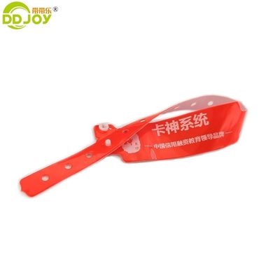 Logotipo personalizado Acceptado Brazalete de plástico Pulseras de PVC para evento de música masculina
