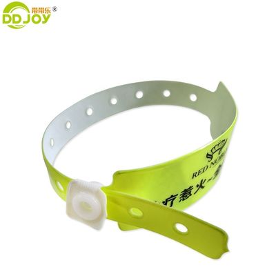 Logotipo personalizado Acceptado Brazalete de plástico Pulseras de PVC para evento de música masculina