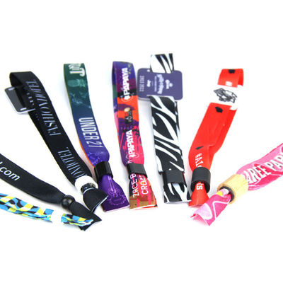 Brazaletes RFID de tela de satén de logotipo personalizado ideales para invitados / VIP / vendedores / medios / artículos / artistas