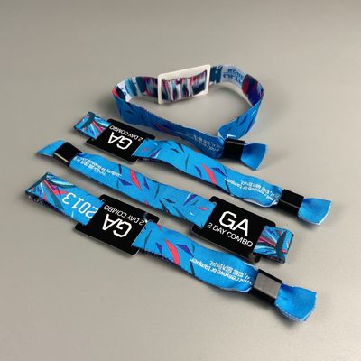 Brazaletes RFID de tela de satén de logotipo personalizado ideales para invitados / VIP / vendedores / medios / artículos / artistas