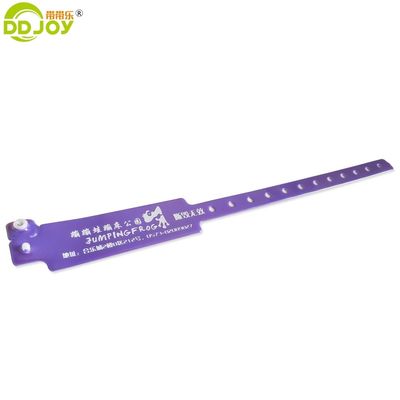 Brazalete reflector de entrada de fiesta para hombres con logotipo del cliente y logotipo personalizado