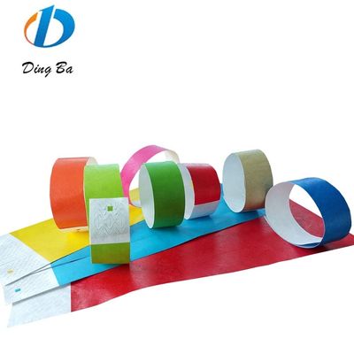 Impresión directa monocromática Brazalete de color sólido para eventos infantiles Muñeca de fiesta