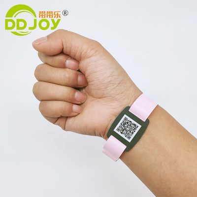 Pulseras de plástico resistentes al agua y desechables en forma de L de 13.56MHZ para eventos médicos