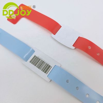 Pulseras de plástico resistentes al agua y desechables en forma de L de 13.56MHZ para eventos médicos