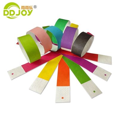 Impresión de seda de color 100PCS pulseras de papel TWR25 para eventos y festivales personalizados