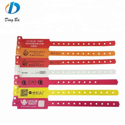 Pulseras de plástico unisex personalizadas para reuniones en eventos de festivales en color rojo