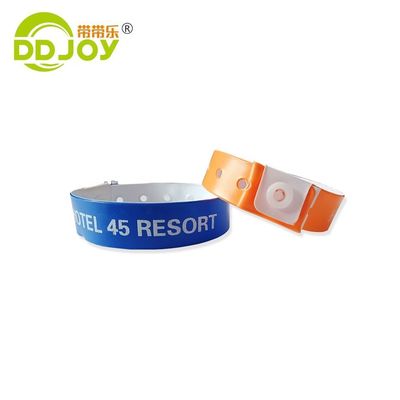 Materiales compuestos en forma de L Tamaño para adultos Coloridas pulseras de PVC/vinilo 250*25mm/250*16mm