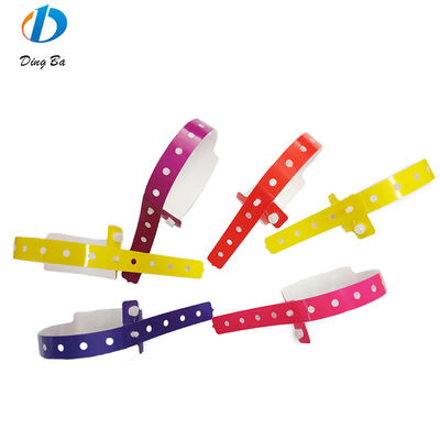 Main Piedra plástico pulsera de papel sintético en violeta para eventos personalizados Festival