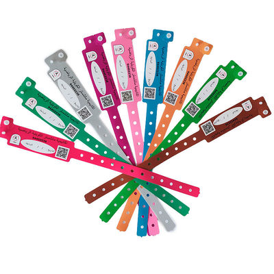 Certificado ISO9001 Impresión digital personalizada CMYK Pulsera de plástico impermeable para hotel