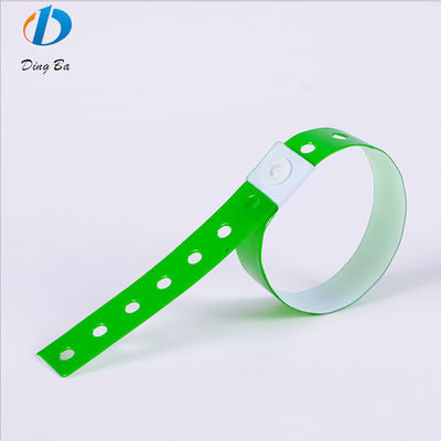 Otras pulseras de entrada de PVC/Vinilo plástico suave ajustable para eventos y fiestas