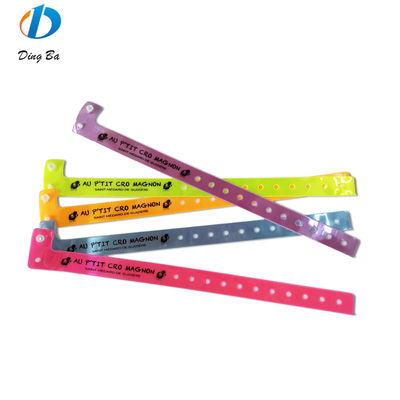 Otras pulseras de entrada de PVC/Vinilo plástico suave ajustable para eventos y fiestas
