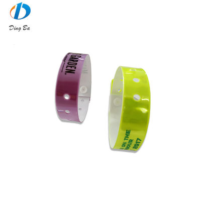 Otras pulseras de entrada de PVC/Vinilo plástico suave ajustable para eventos y fiestas