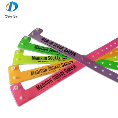 Color personalizado de plástico CLASSIC pulsera reflectante L forma PVC pulseras para celebraciones