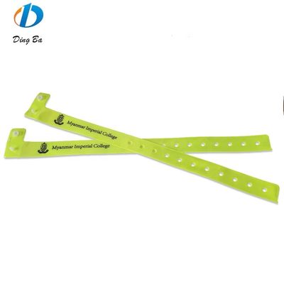 Color personalizado de plástico CLASSIC pulsera reflectante L forma PVC pulseras para celebraciones