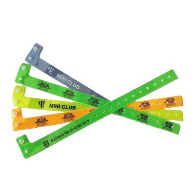 Película fluorescente Material de PVC Muñeca en forma de L para eventos 250 * 16mm Tamaño ajustable