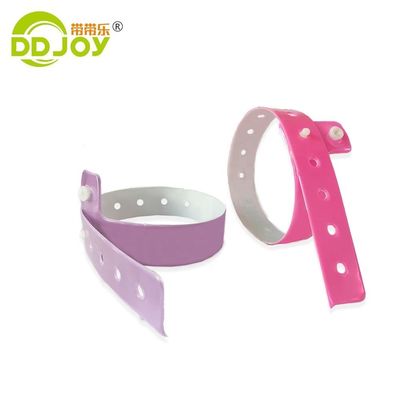 Película fluorescente Material de PVC Muñeca en forma de L para eventos 250 * 16mm Tamaño ajustable