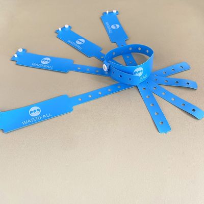 Pulsera personalizada de tema como solicitud OEM Logotipo Brazalete de evento personalizado