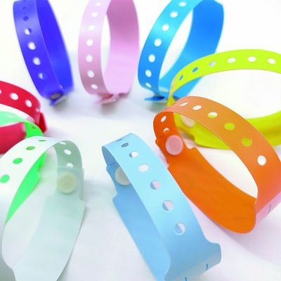 Pulseras de identificación de plástico suave para niños Vinyl personalizado Brazalete de una sola vez en diversiones