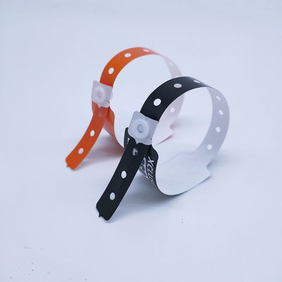 Pulseras de vinilo impermeables en forma de L DDJOY personalizadas una sola vez para eventos de festivales 250 * 16mm