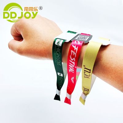 Control de acceso Eventos personalizados Billete Brazalete RFID tejido Tejido NFC Muñeca tamaño regular 350 * 15mm