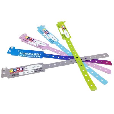 VIP Party Diseños personalizados Material suave de PVC colorido para invitados VIP Brazalete regular de vinilo