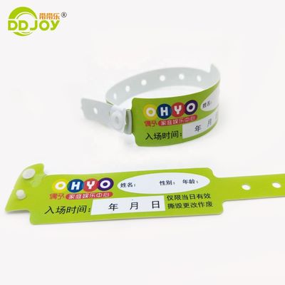 VIP Party Diseños personalizados Material suave de PVC colorido para invitados VIP Brazalete regular de vinilo