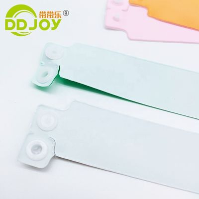 Tecnología de inserción de cerraduras de plástico Brazaletes de PVC azul / pulsera para eventos DDJOY Festivales