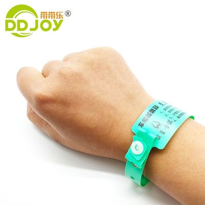 Brazalete de identificación personalizado de PVC para parques infantiles y eventos de caridad en rojo