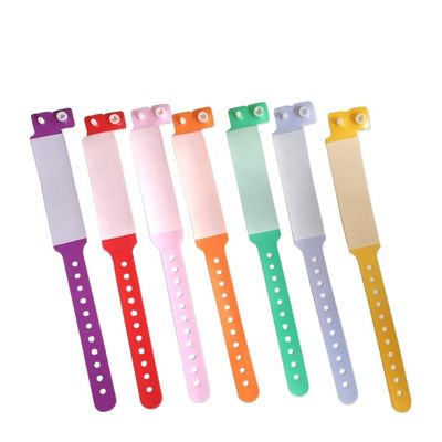 Pulsera de vinilo de PVC de colores para niños en el parque de diversiones 250 * 25mm y 170 * 18mm