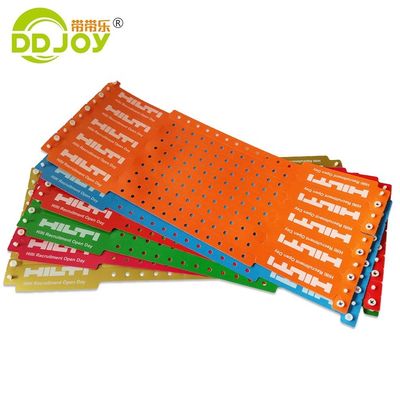 DDJOY One Time Custom PE Pulseras de plástico para eventos Logotipo Tamaño 65*20mm