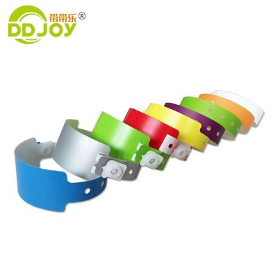 DDJOY One Time Custom PE Pulseras de plástico para eventos Logotipo Tamaño 65*20mm