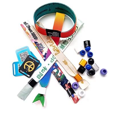Impresión de logotipo personalizado de texto Pulseras RFID para eventos festivales Fiestas Tejido de satén