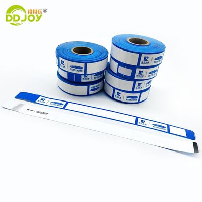 Muñecas de papel sintético impermeables personalizables para la identificación de eventos a través de FedEx