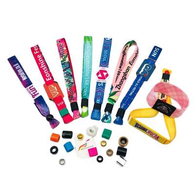 Muñequillas de fiesta de eventos personalizadas en tela de satén púrpura con diseño resistente al agua
