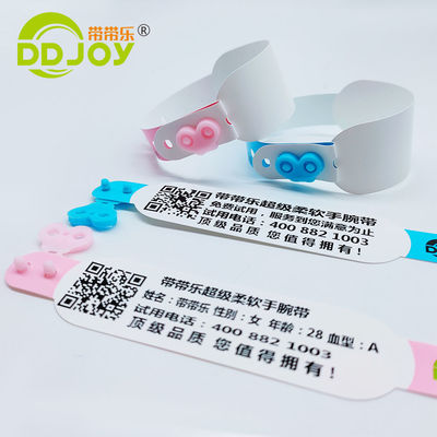 Pulsera de identificación personalizada impermeable para el parque del festival Brazalete de código de barras QR desechable