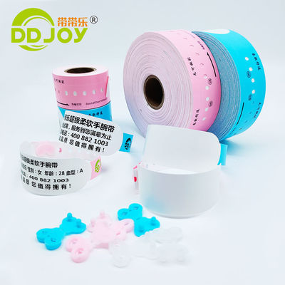 Pulsera de identificación personalizada impermeable para el parque del festival Brazalete de código de barras QR desechable