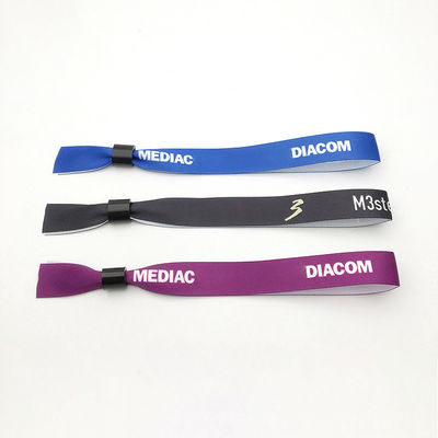 Pulseras de tela de satén con chip RFID personalizadas en amarillo para la gestión de fiestas y eventos