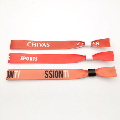 Impresión de logotipos personalizados en pulseras RFID en tela de satén para acceso a fiestas y eventos