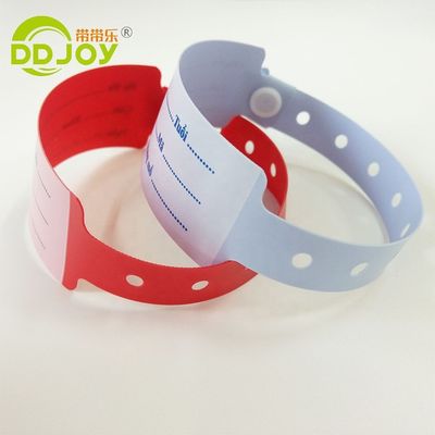 Diseño de dibujos animados de pulsera de plástico desechable para pacientes hospitalizados
