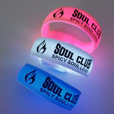255.16*20mm Impresión personalizada de pulsera LED para fiestas y eventos que brillan en la oscuridad